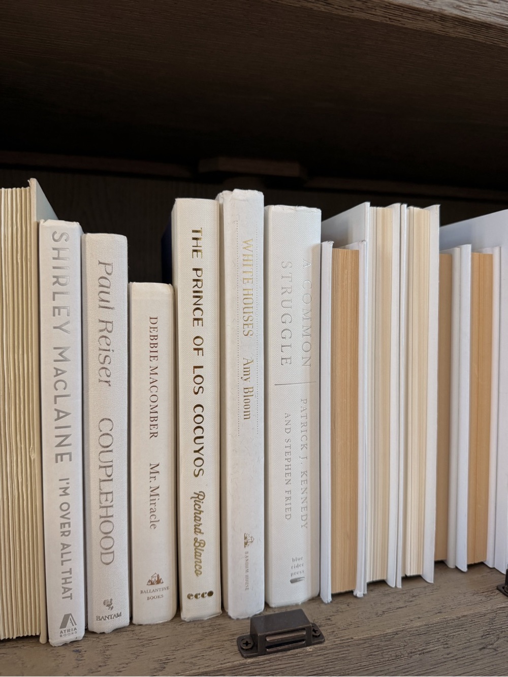 Bundle of Books (White/Ivory)